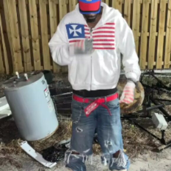 US Fashion Streetwear Hoodie - Picture 2 of 3